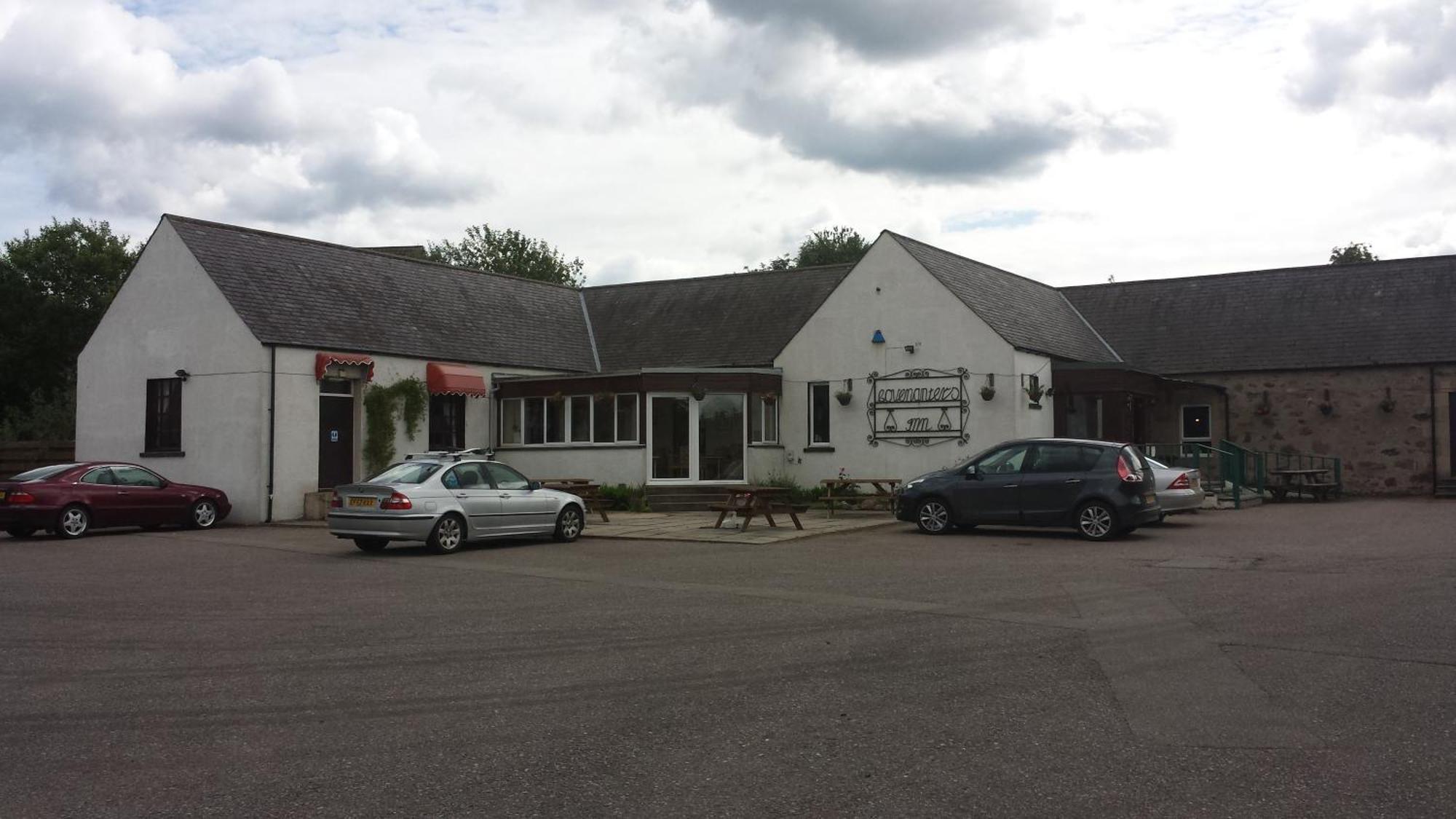 Covenanters Inn Dingwall Bagian luar foto