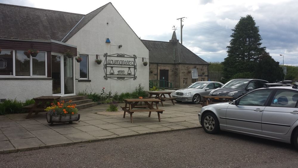 Covenanters Inn Dingwall Bagian luar foto